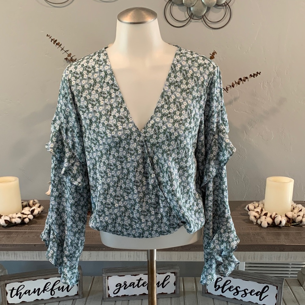 Max Studio Floral Ruffle Sleeve Blouse in Green and White